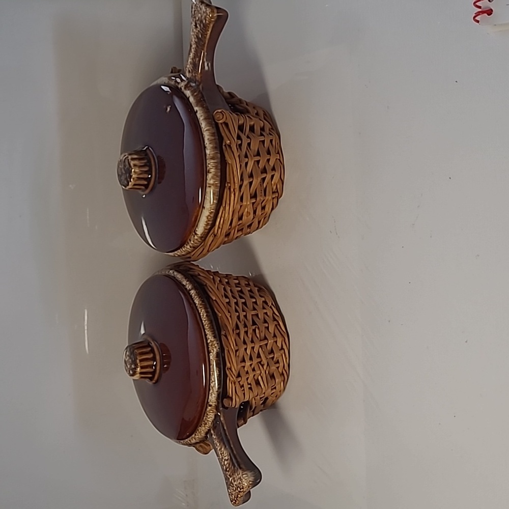 Hull original oven proof bowl  with lid stoneware  set of 2  6pcs